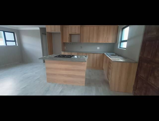 3 BEDROOM HOUSE FOR SALE IN MUNSIEVILLE SOUTH